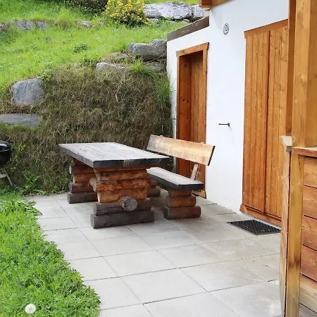 Stylish Chalet With Panoramic Mountain View In 샬레 *