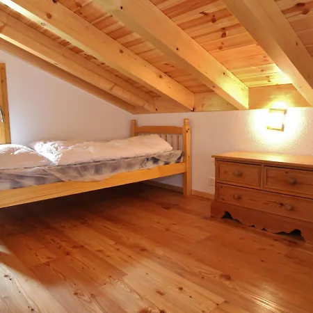 Stylish Chalet With Panoramic Mountain View In