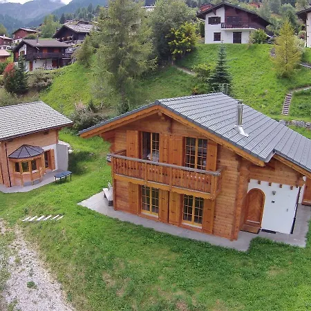 샬레 Stylish Chalet With Panoramic Mountain View In